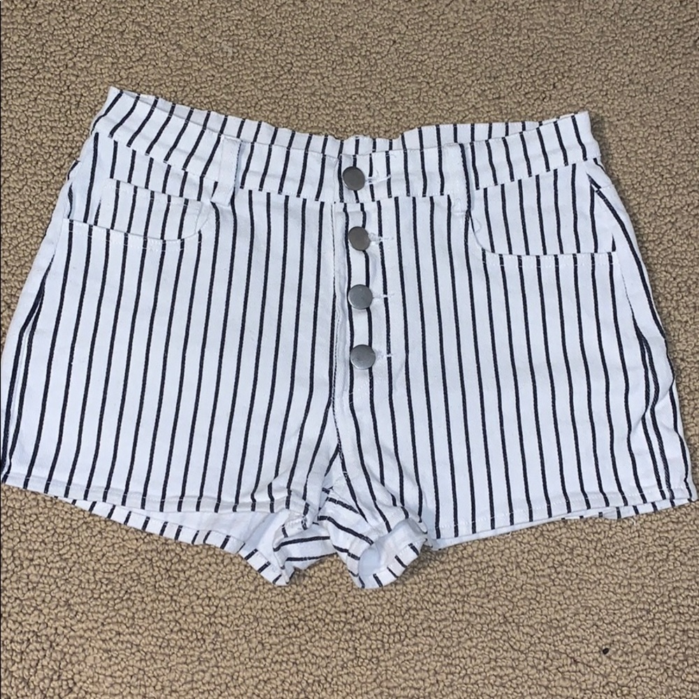 Black and white pinstripe shorts, multi button